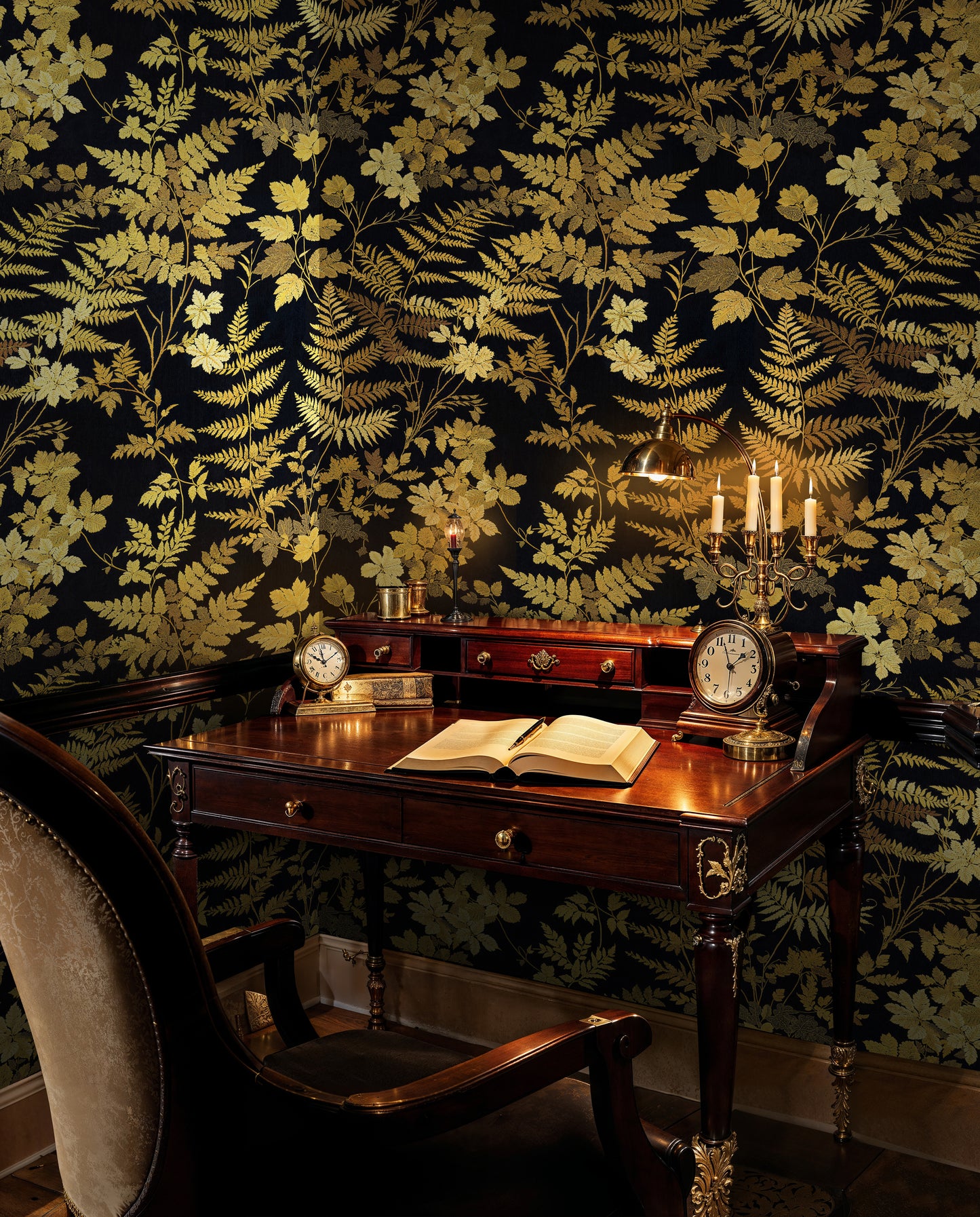 Golden Fern Botanical Wallpaper – Luxurious Black and Gold Leaf Design - WMH439