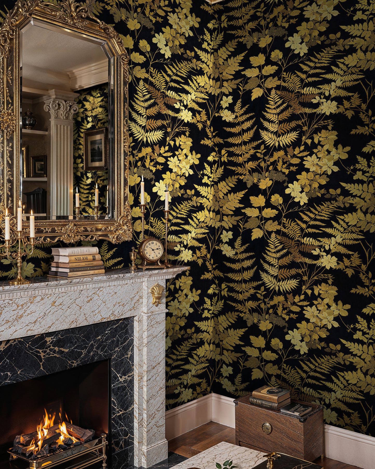 Golden Fern Botanical Wallpaper – Luxurious Black and Gold Leaf Design - WMH439